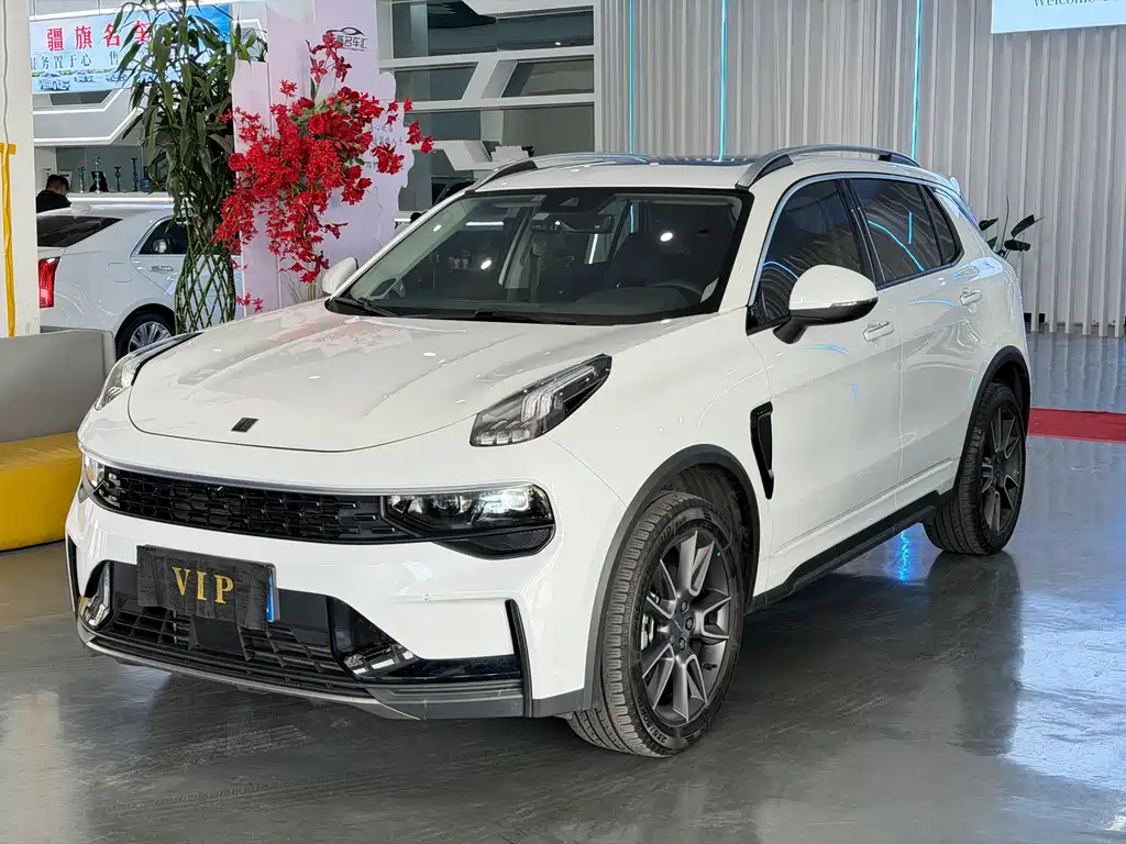 Lynk & Co 01 2022