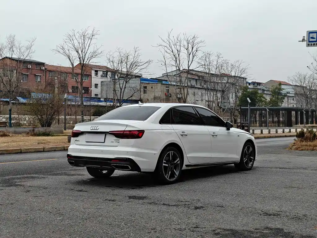 Audi A4L 2022 40 TFSI Luxury