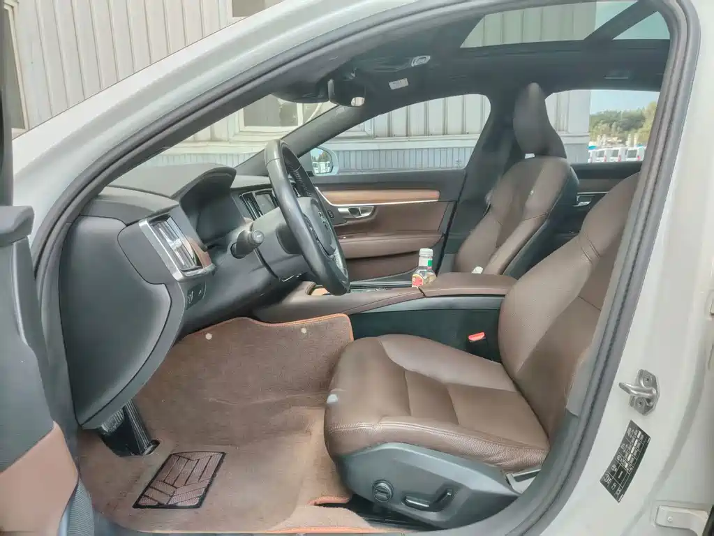 Volvo S90 — миниатюра 4