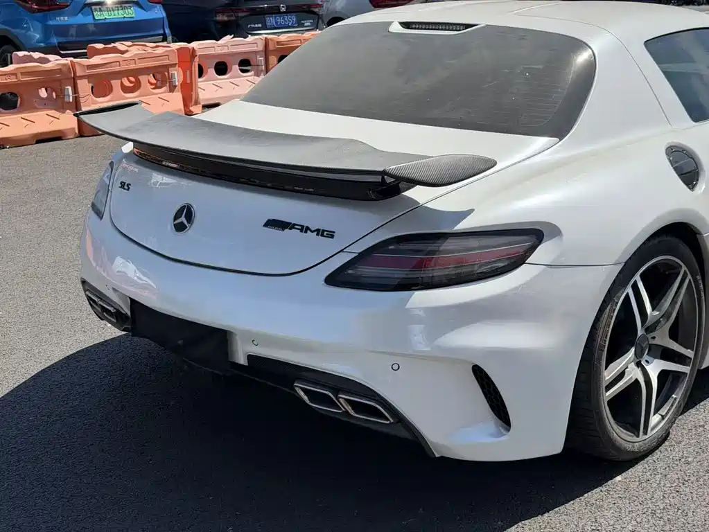 Mercedes-Benz SLS AMG — миниатюра 12