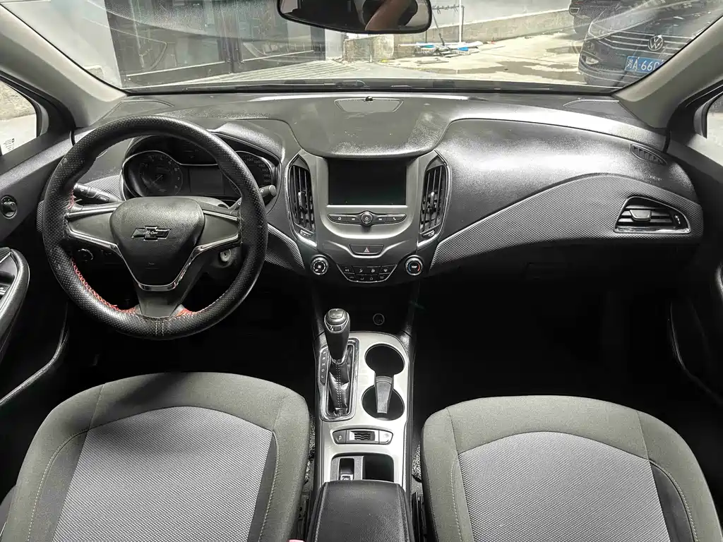 Chevrolet Cruze — миниатюра 6