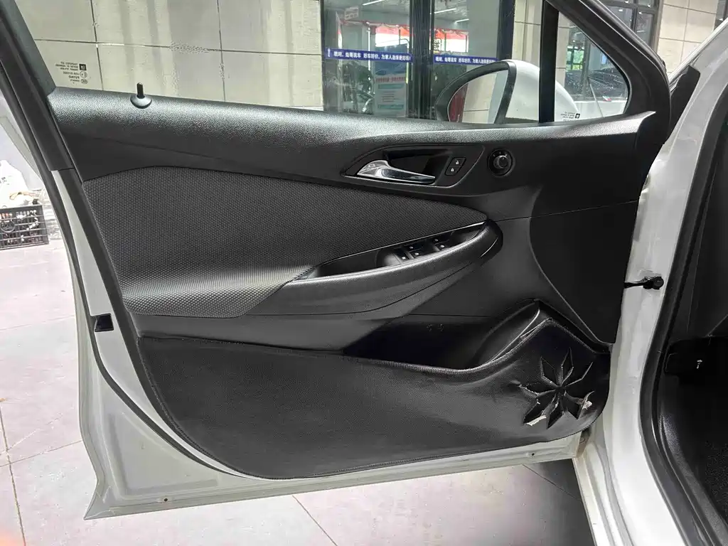 Chevrolet Cruze — миниатюра 10
