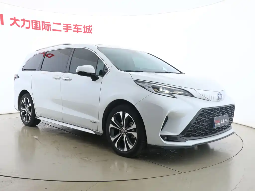 Toyota Granvia 2023 2.5L Luxury PLUS