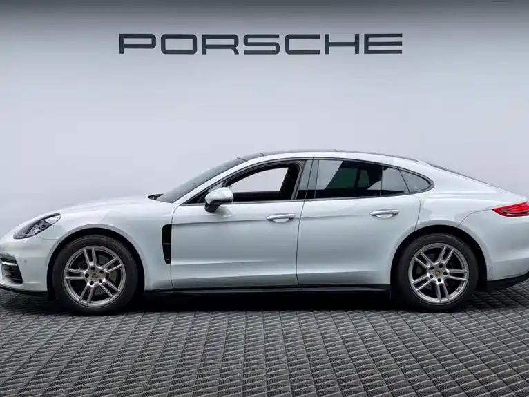 Porsche Panamera — миниатюра 6