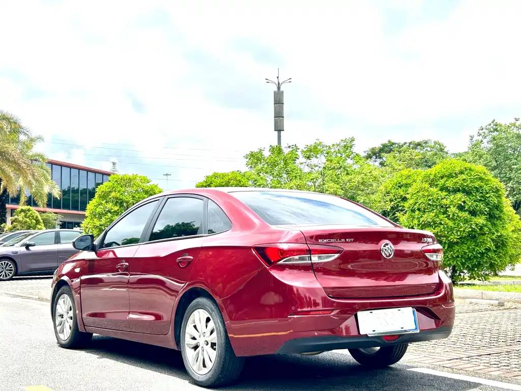 Buick Excelle — миниатюра 8