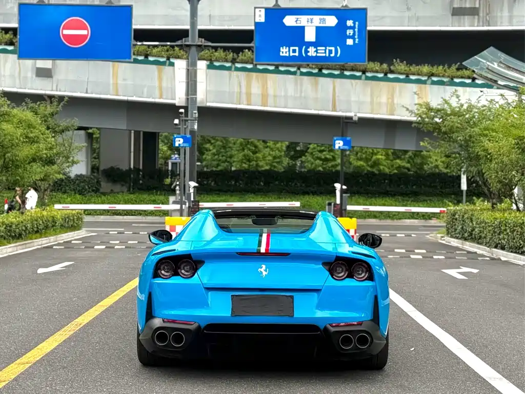 Ferrari 812 — миниатюра 8