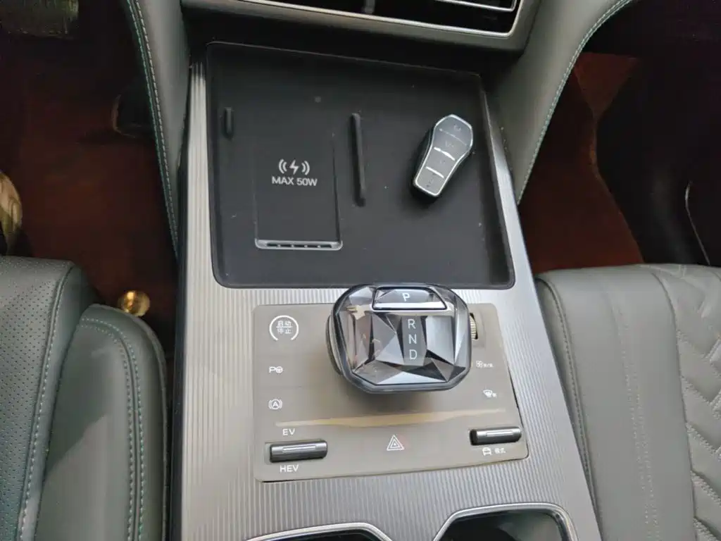 BYD L DM-i — миниатюра 14