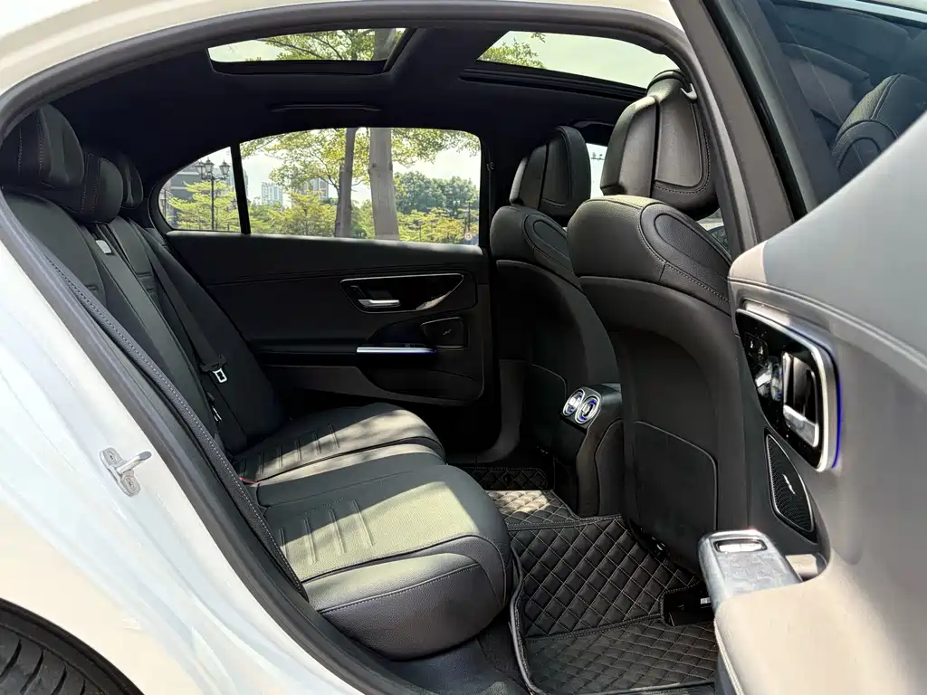 Mercedes-Benz C-Class — миниатюра 15