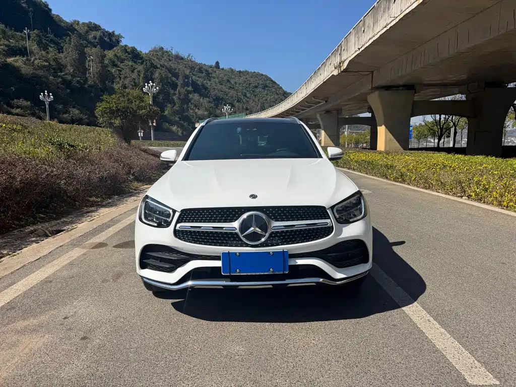 MERCEDES-BENZ GLC