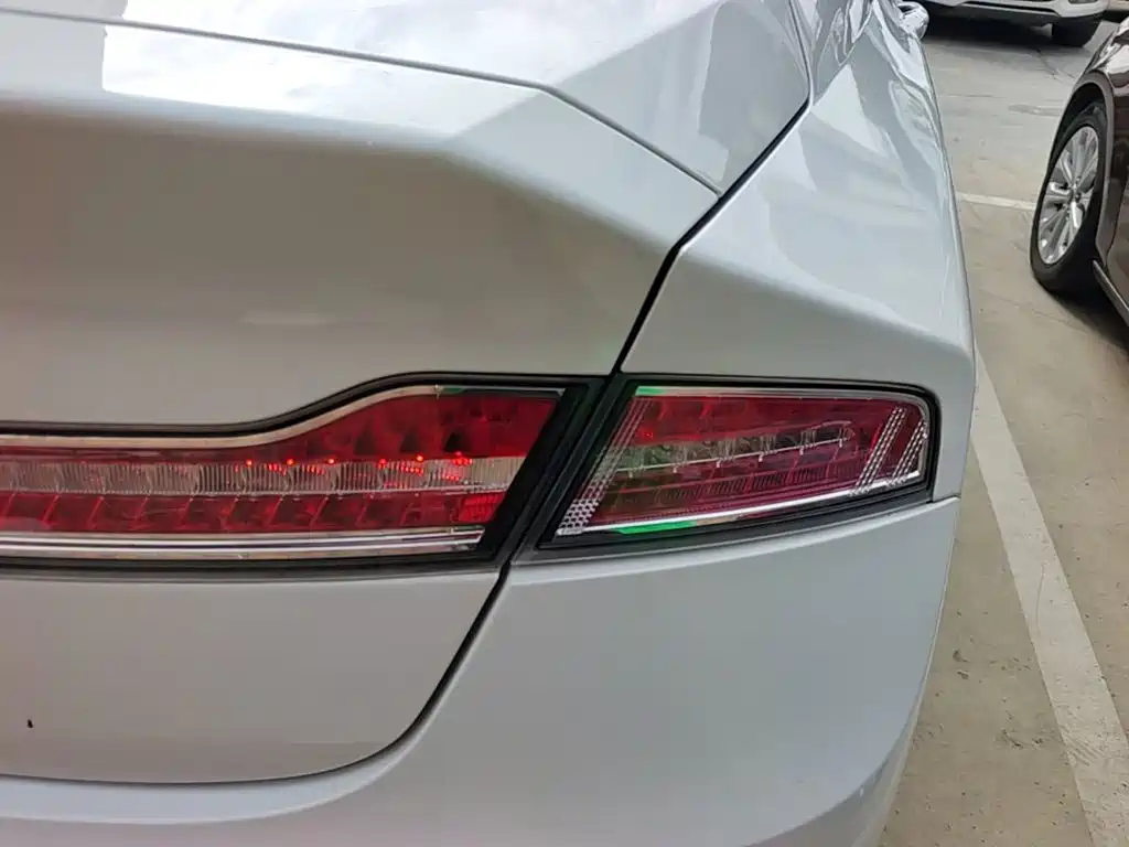 Lincoln MKZ — миниатюра 24