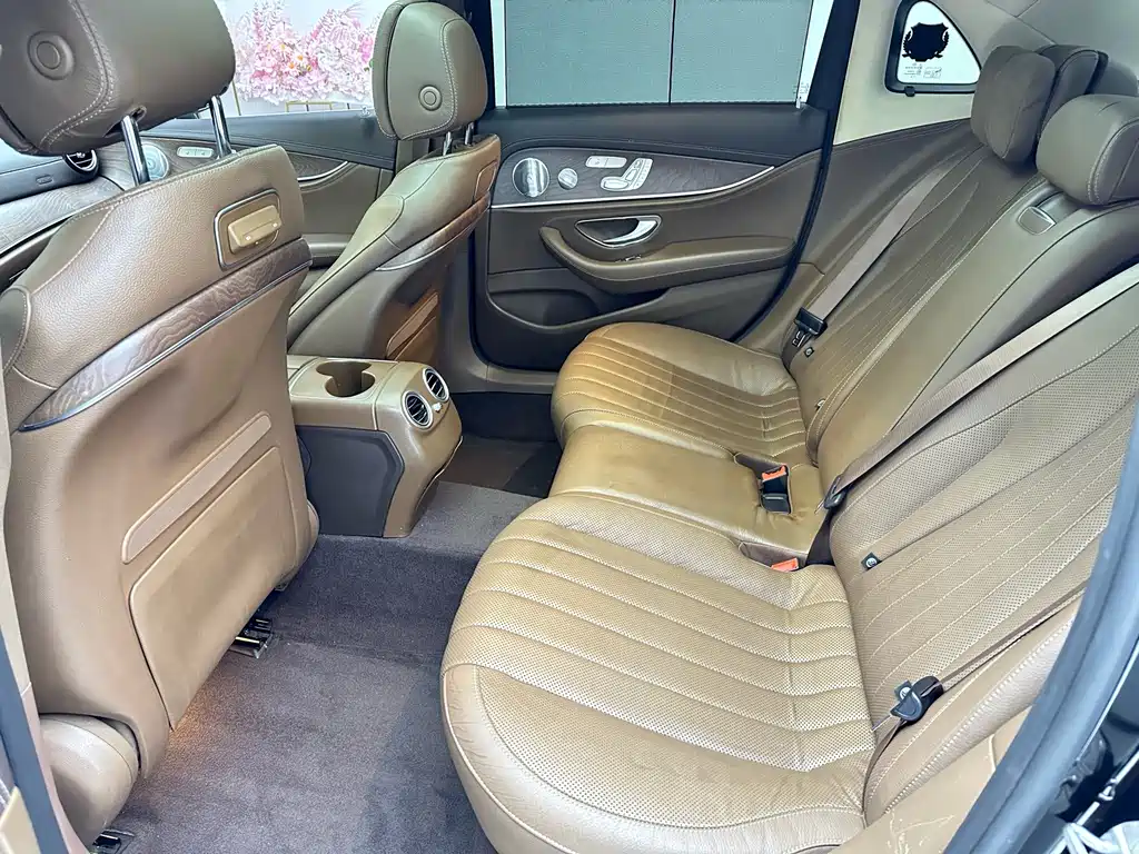 Mercedes-Benz E-Class — миниатюра 19