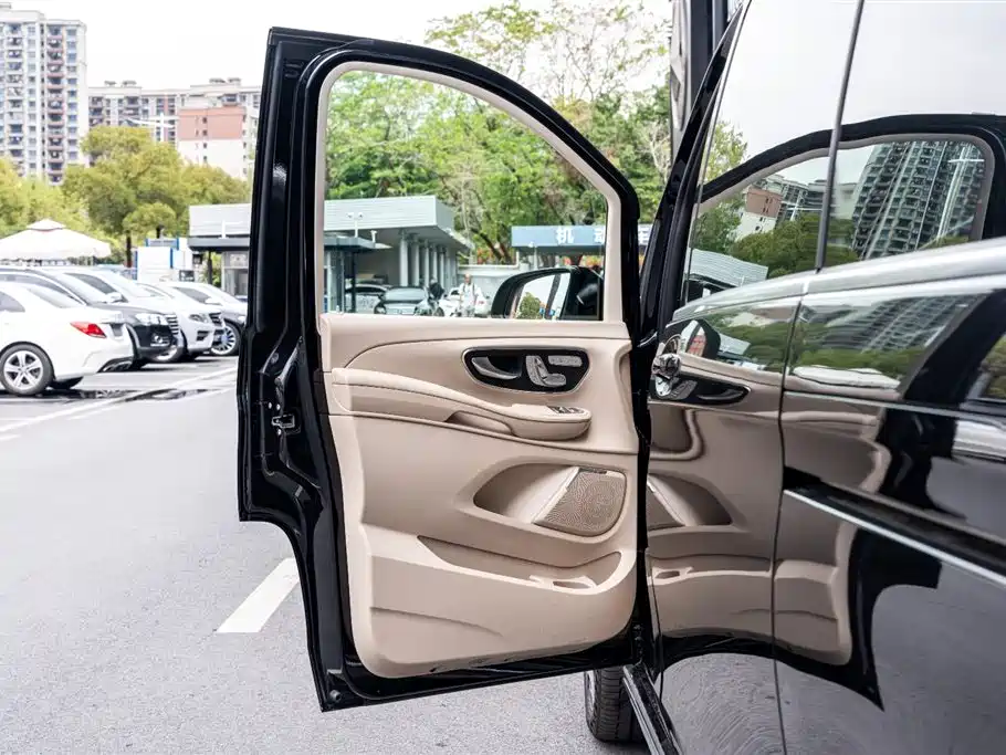 MERCEDES-BENZ V CLASS