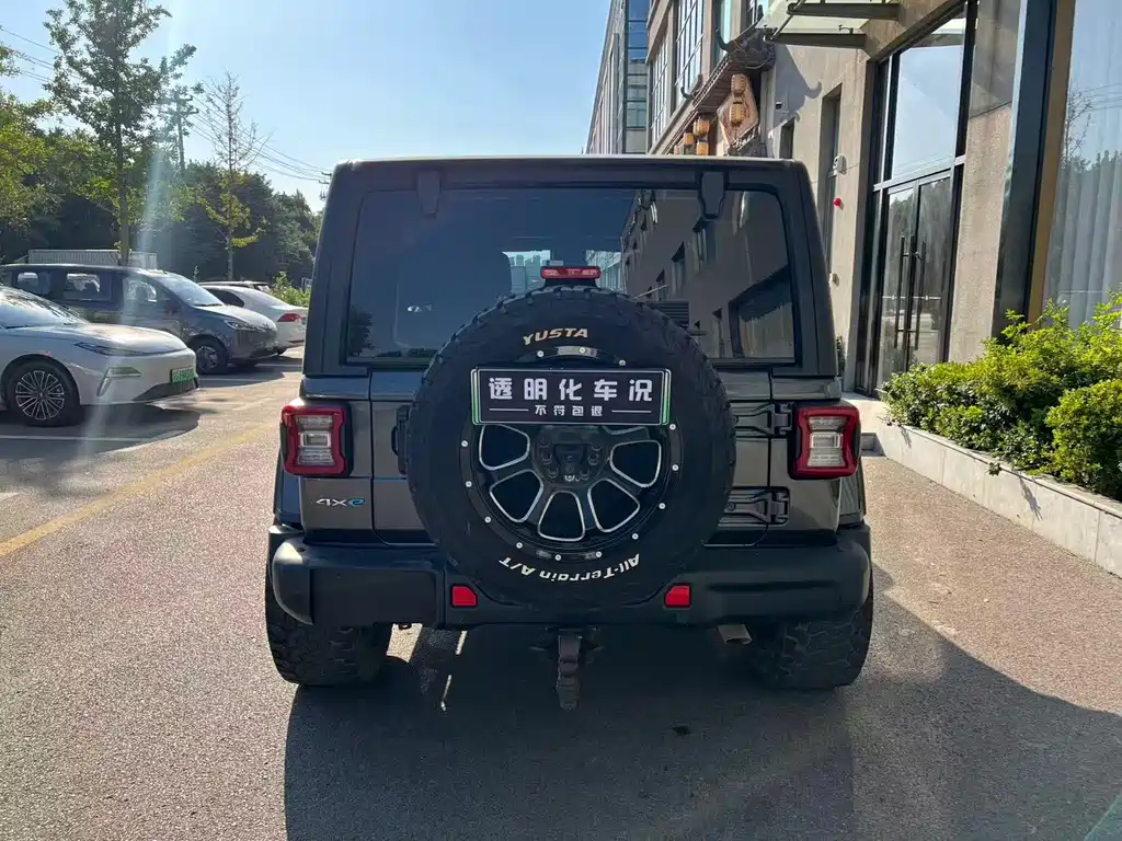 Jeep Wrangler PHEV — миниатюра 8