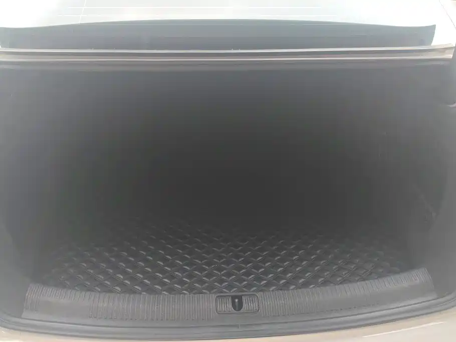 Audi A4L — миниатюра 4