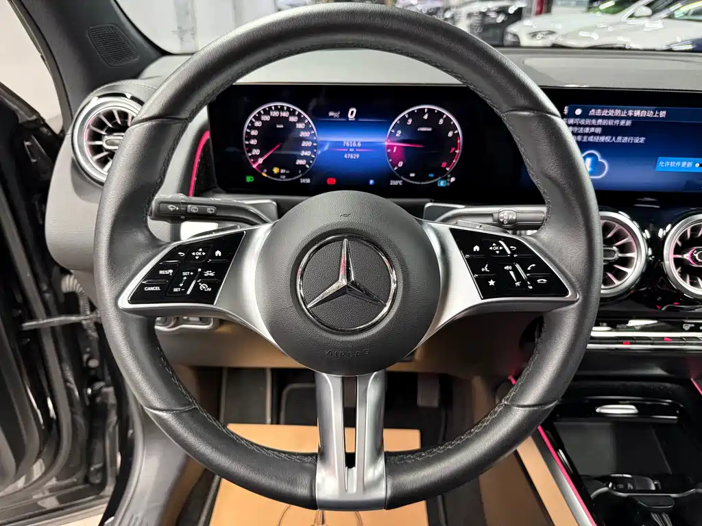 Mercedes-Benz GLB — миниатюра 6