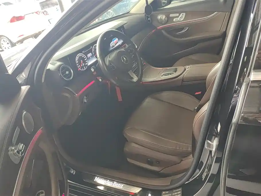 MERCEDES-BENZ E CLASS