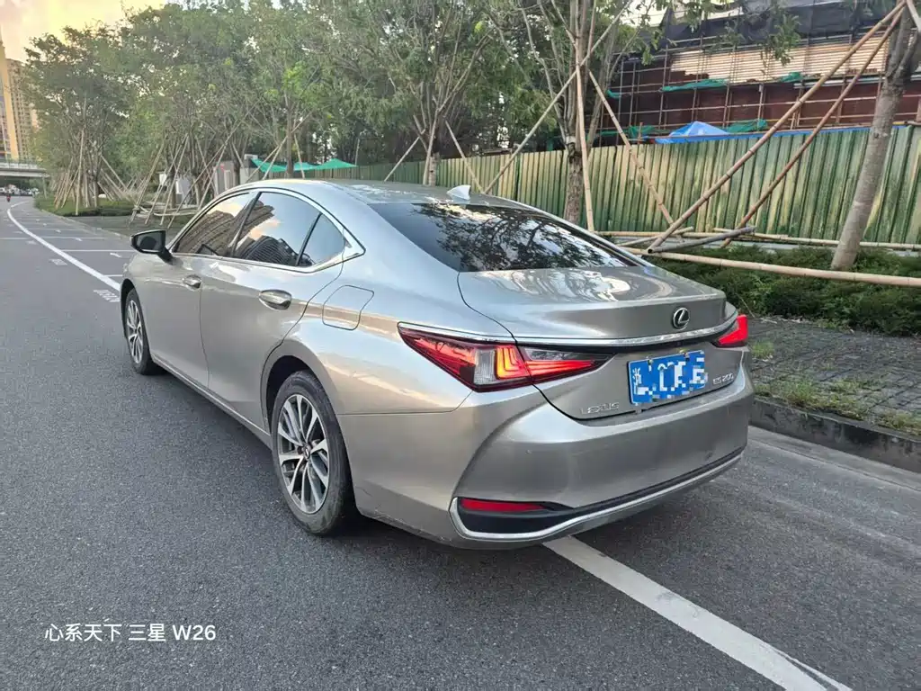 Lexus ES — миниатюра 3