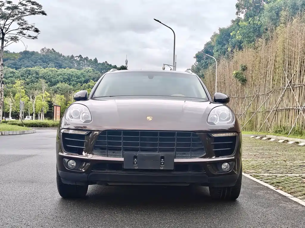 Porsche Macan — миниатюра 3