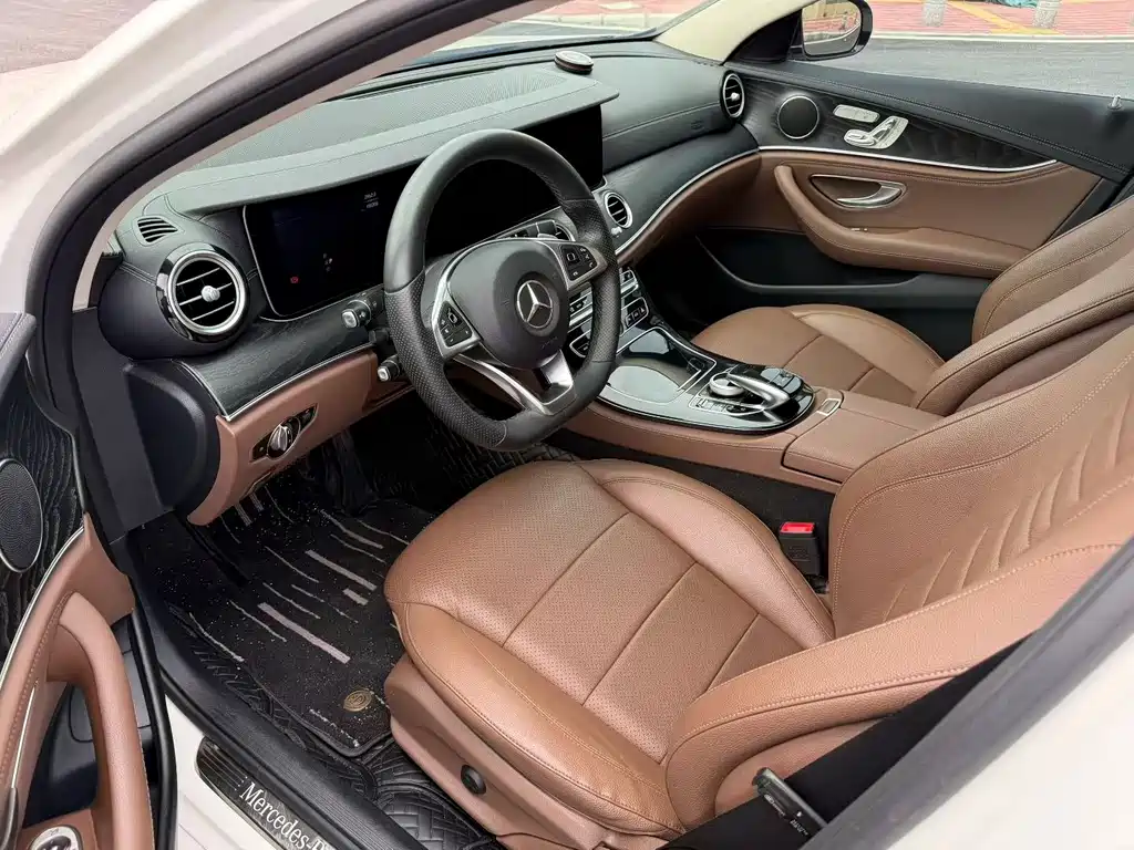 Mercedes-Benz E-Class — миниатюра 4