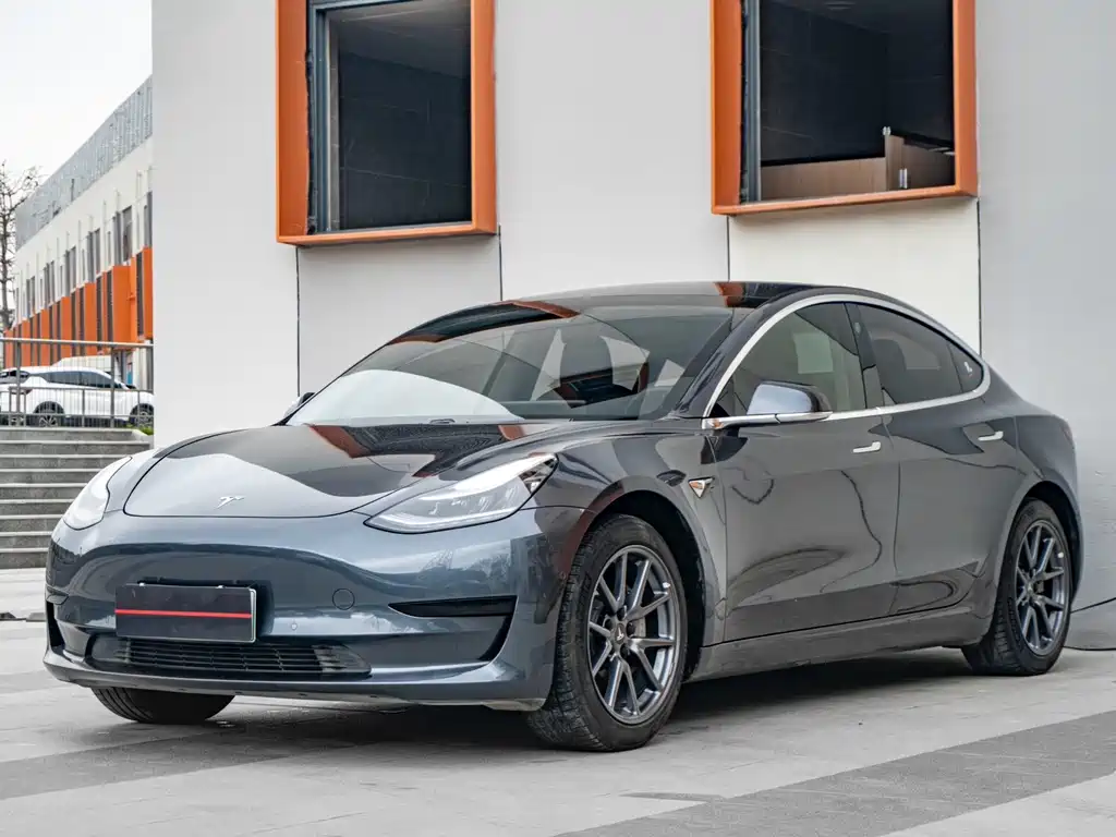 Tesla Model 3 2020