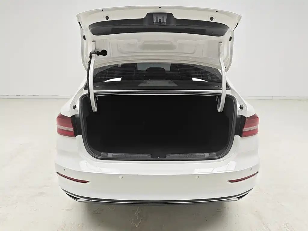 Volkswagen Lavida — миниатюра 10