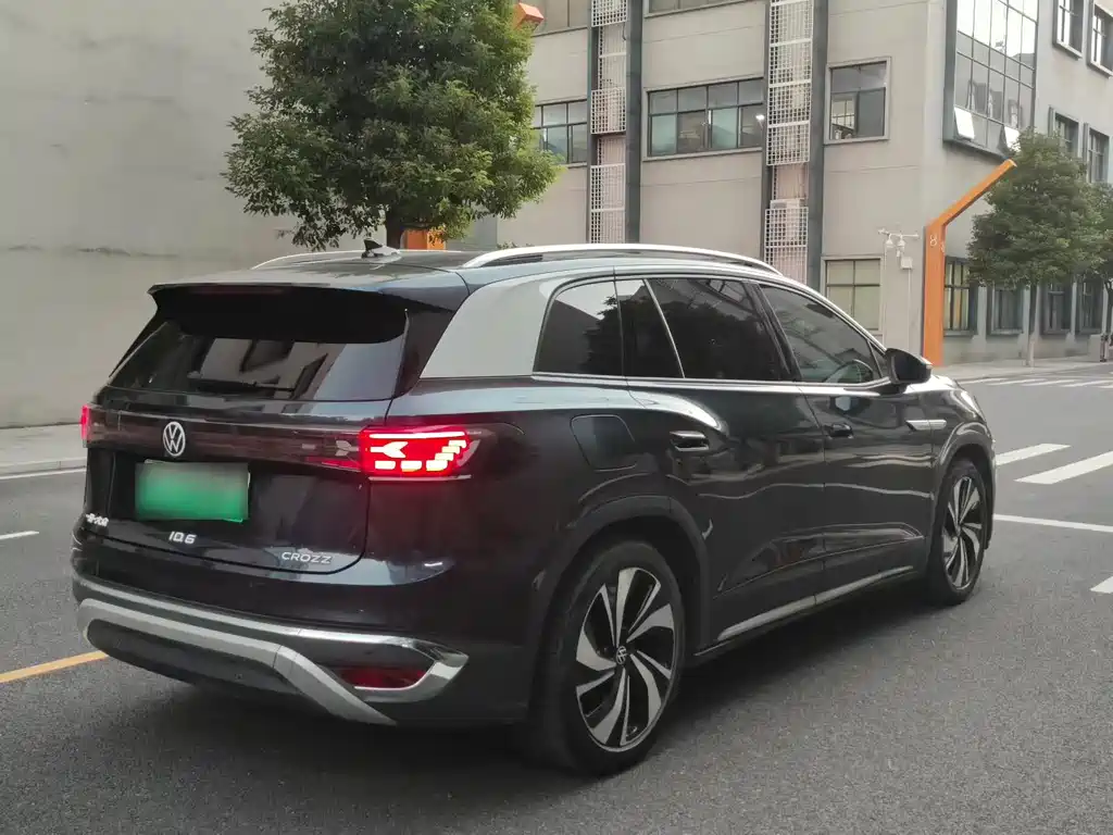 Volkswagen ID.6 Crozz — миниатюра 2
