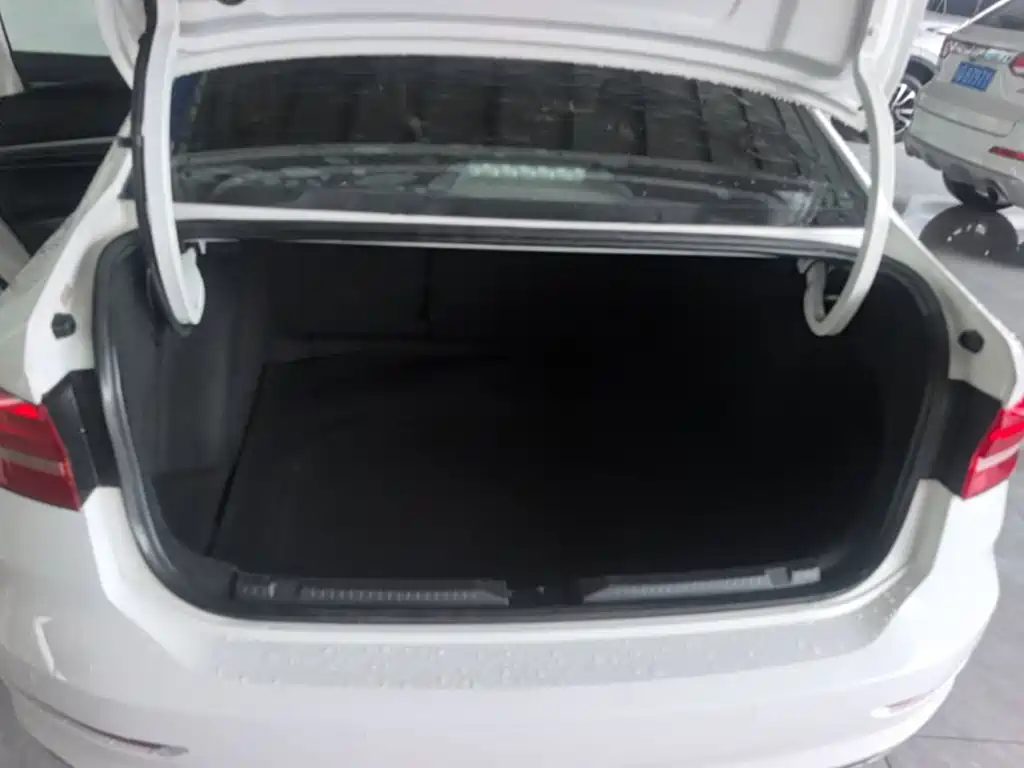 Volkswagen Lavida — миниатюра 19
