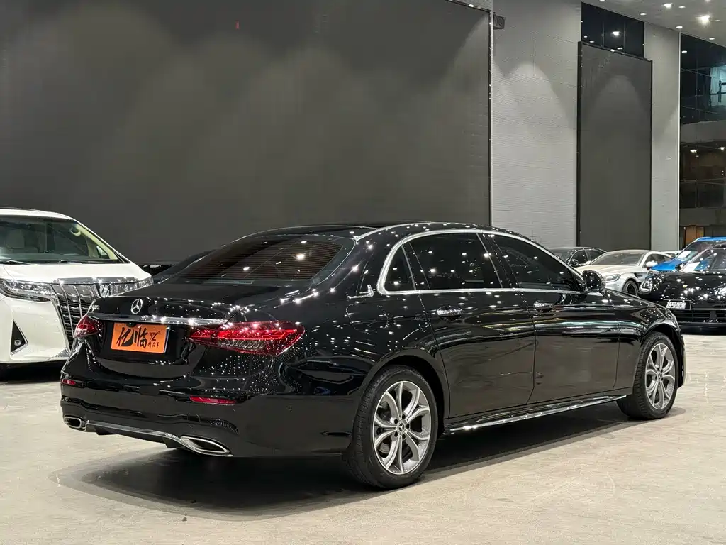 MERCEDES-BENZ E CLASS