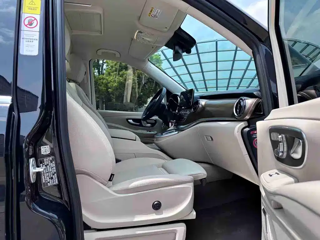 Mercedes-Benz V-Class — миниатюра 21