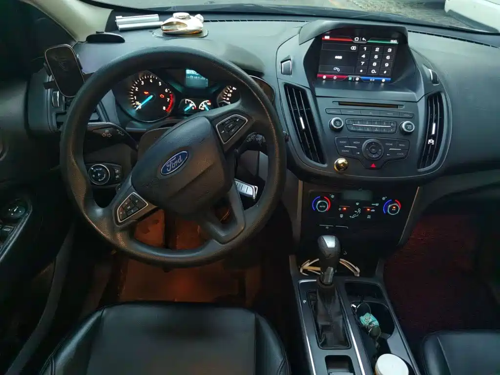 Ford Kuga — миниатюра 11
