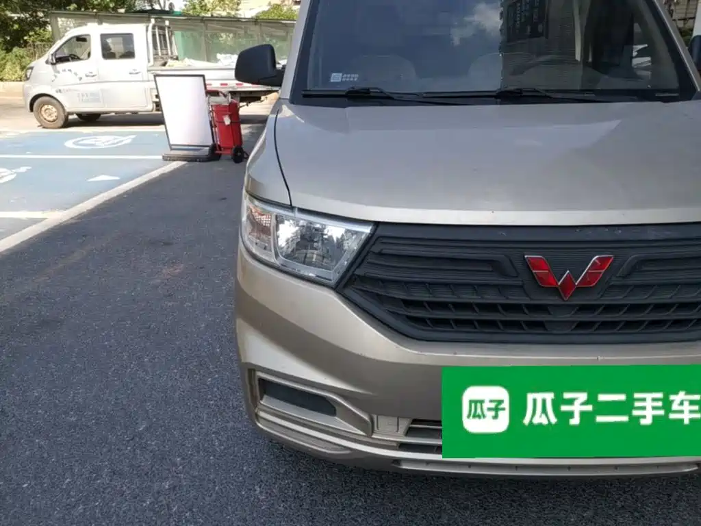 Wuling Hongguang V — миниатюра 8