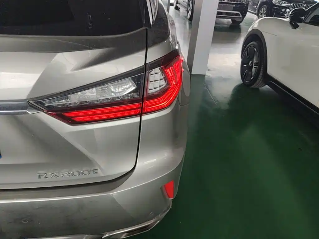 Lexus RX — миниатюра 8