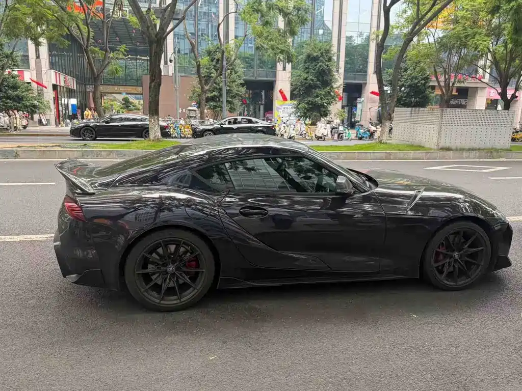 Toyota Supra — миниатюра 8