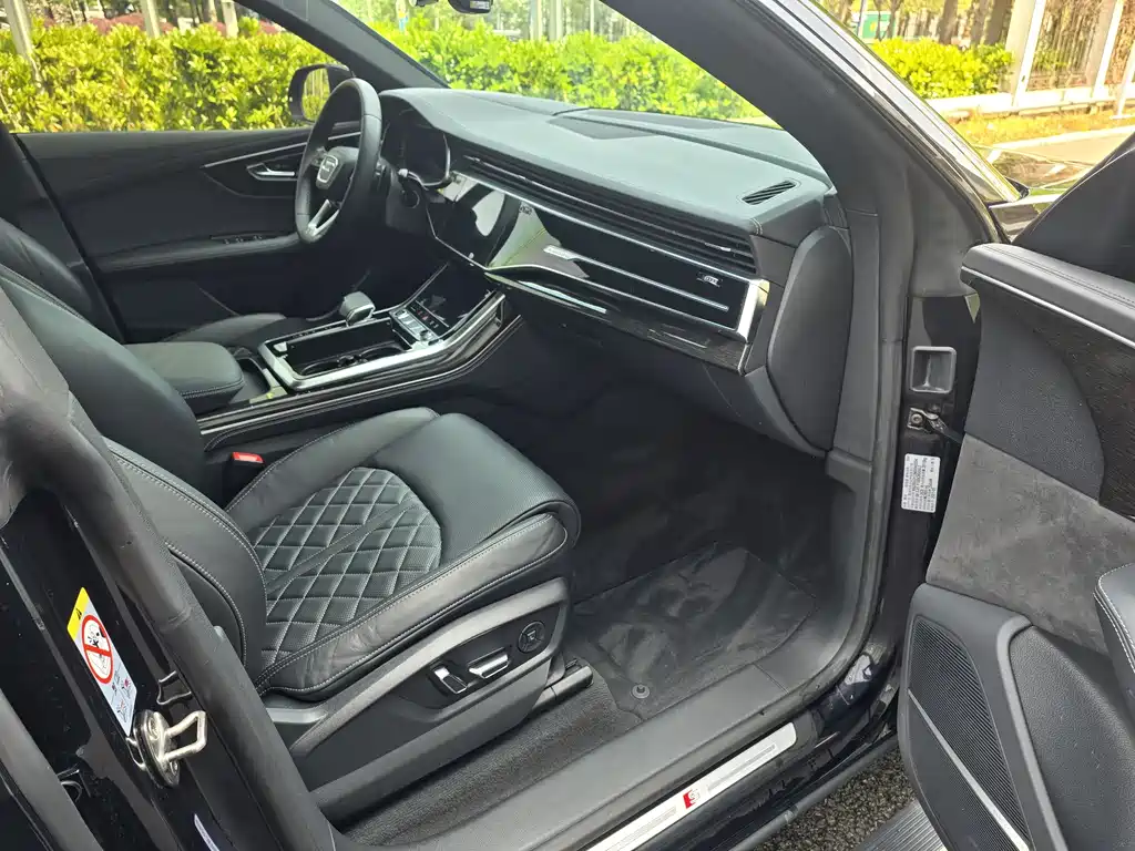 Audi Q8 2021 55 TFSI Premium