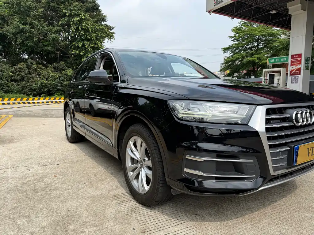 Audi Q7 — миниатюра 3