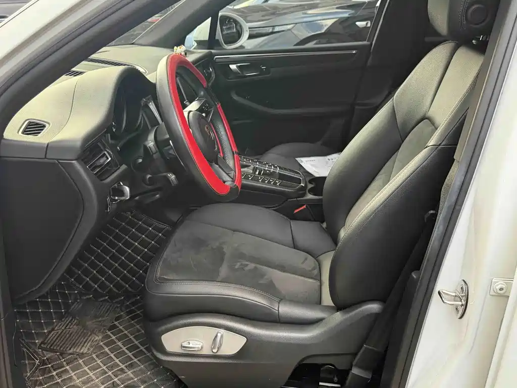 Porsche Macan — миниатюра 7