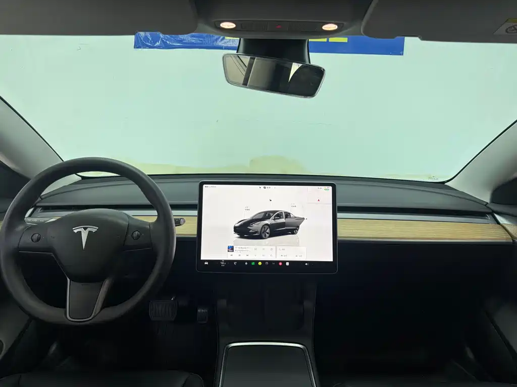 Tesla Model 3 — миниатюра 11