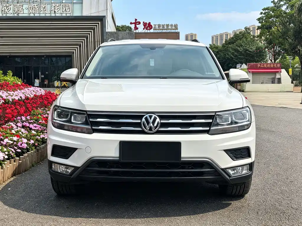 Volkswagen Tiguan L — миниатюра 2