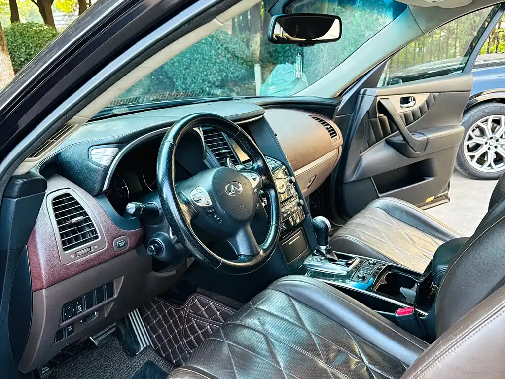 Infiniti FX — миниатюра 10