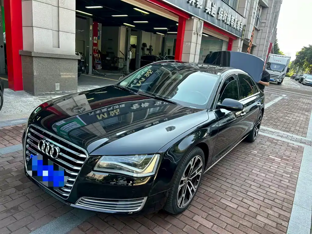 Audi A8