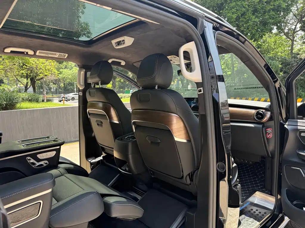 Mercedes-Benz V-Class — миниатюра 25