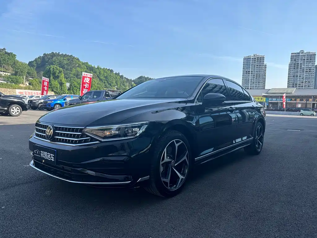 Volkswagen Magotan 2025
