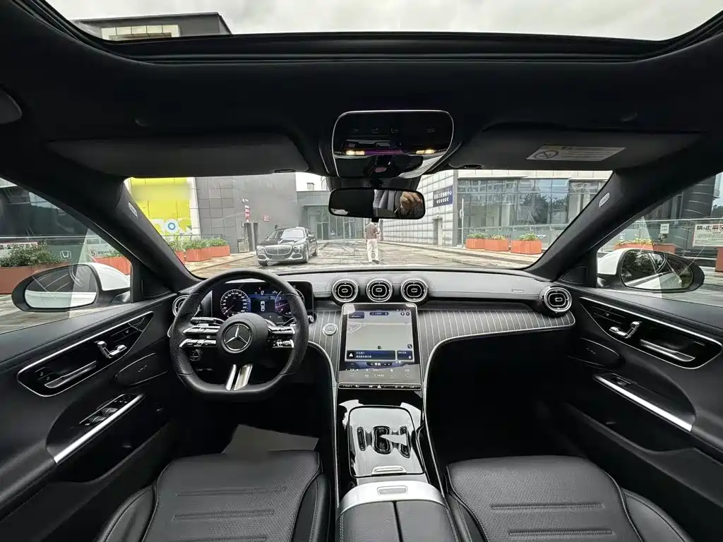 Mercedes-Benz C-Class — миниатюра 14