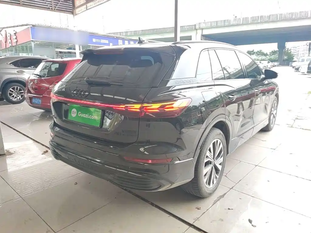 Audi Q5 e-tron — миниатюра 7