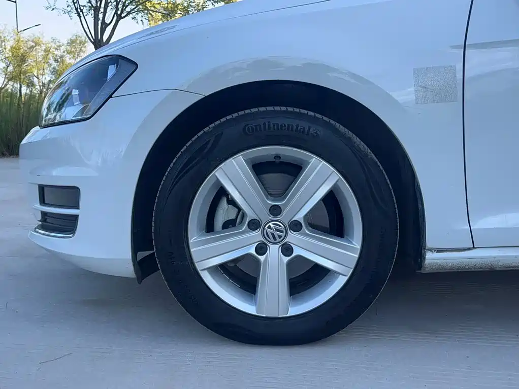 Volkswagen Golf — миниатюра 10
