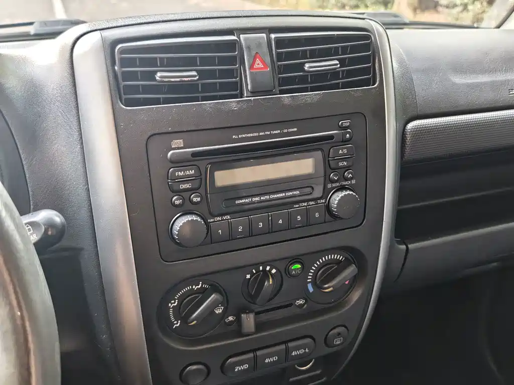 Suzuki Jimny — миниатюра 12