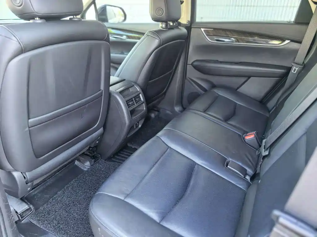 Cadillac XT5 — миниатюра 5