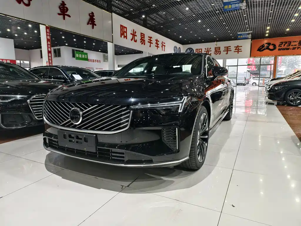Volvo S90 2025