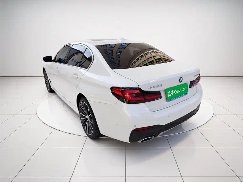 BMW 5 Series — миниатюра 25