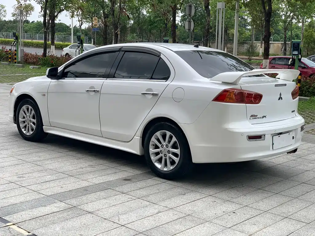 Mitsubishi Lancer EX — миниатюра 11